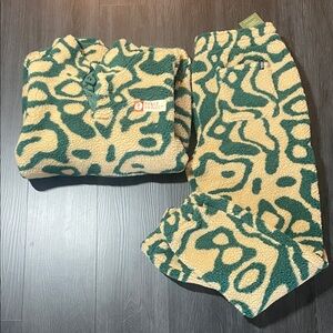 Yellowstone Geysers Trail High Pile Fleece

Fleece and fleece pants (L)